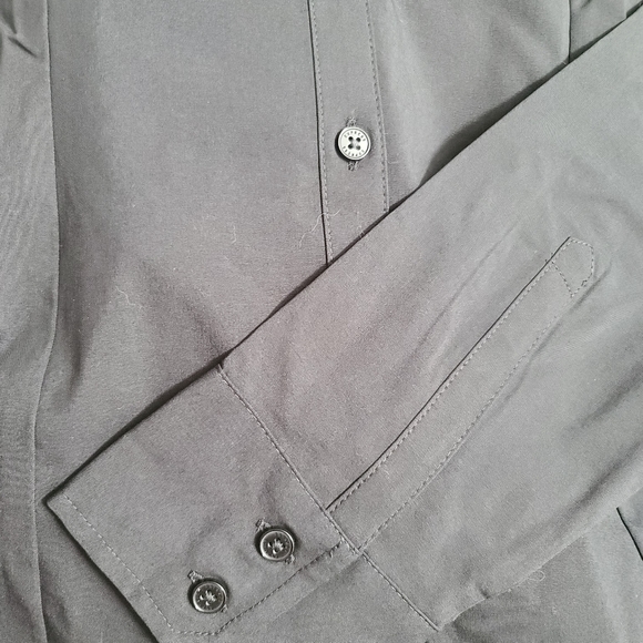 Essential Shirt - Picture 4 of 4